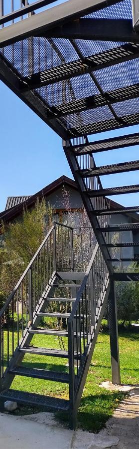 Mosqueteras Duplex Alojamientos Patagonicos ビージャ・ラ・アンゴストゥーラ エクステリア 写真